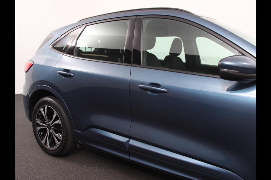 Ford Kuga 2.5 PHEV 224pk ST-Line Automaat Adaptieve cruise control Parkeersensoren Afneembare trekhaak Navigatie LED Elektrische kofferbak Verwarmde voorstoelen Climate control HUD