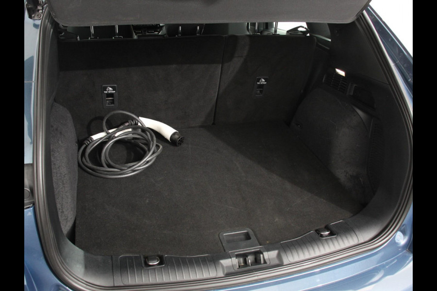 Ford Kuga 2.5 PHEV 224pk ST-Line Automaat Adaptieve cruise control Parkeersensoren Afneembare trekhaak Navigatie LED Elektrische kofferbak Verwarmde voorstoelen Climate control HUD
