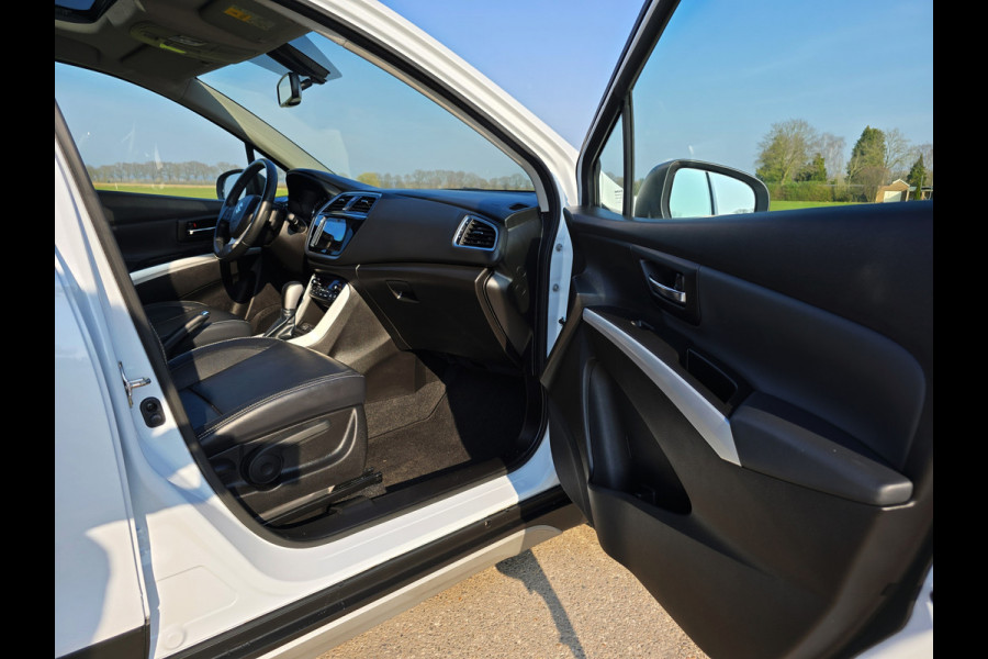 Suzuki S-Cross 1.4 Boosterjet AllGrip 4WD Style Smart Hybrid - 130 Pk - Automaat - Navi - Camera - Stoelverwarming
