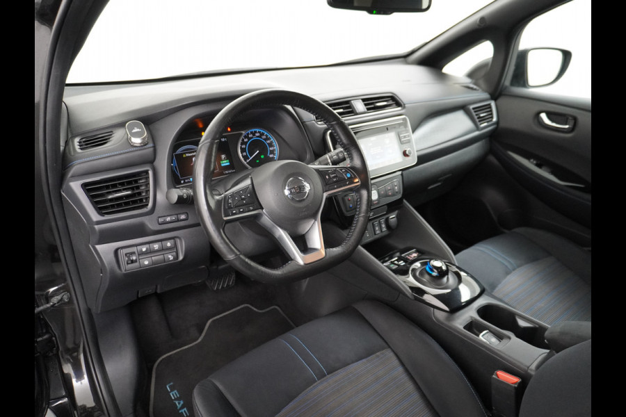 Nissan Leaf 2.ZERO EDITION 40kWh Trekhaak Adaptieve Cruise Control Navi 360°Camera Apple Carplay Android Auto Stuur+Stoelverwarming Keyless Pdc Led Bluetooth DAB Dodehoek Detector Privacy Glas Rijstrooksensor met correctie Verkeersbord detectie Origineel Nederlandse Auto