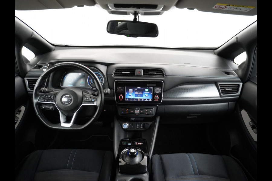 Nissan Leaf 2.ZERO EDITION 40kWh Trekhaak Adaptieve Cruise Control Navi 360°Camera Apple Carplay Android Auto Stuur+Stoelverwarming Keyless Pdc Led Bluetooth DAB Dodehoek Detector Privacy Glas Rijstrooksensor met correctie Verkeersbord detectie Origineel Nederlandse Auto