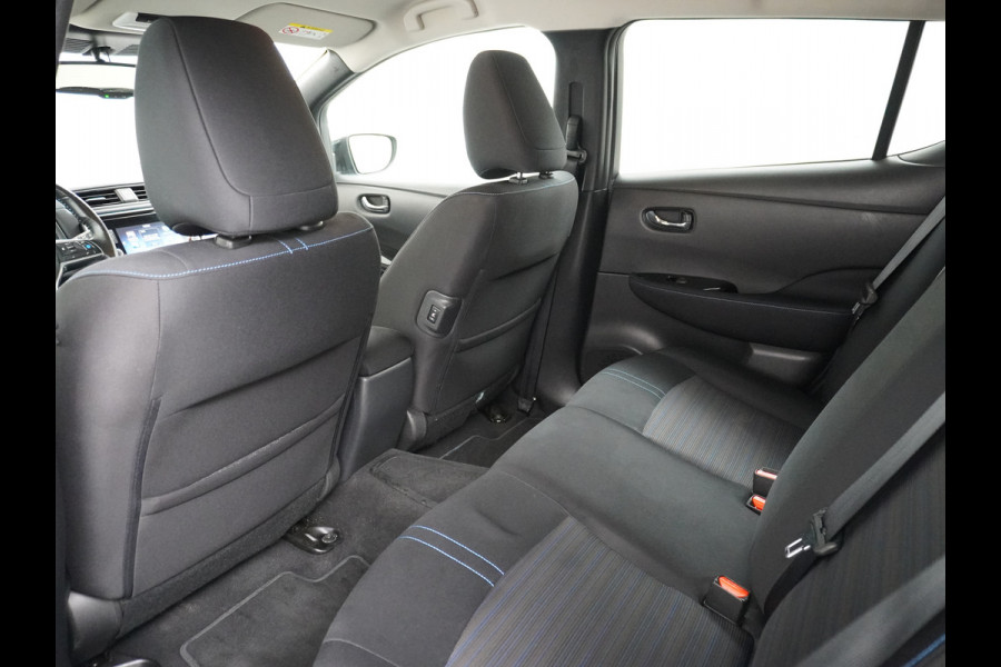 Nissan Leaf 2.ZERO EDITION 40kWh Trekhaak Adaptieve Cruise Control Navi 360°Camera Apple Carplay Android Auto Stuur+Stoelverwarming Keyless Pdc Led Bluetooth DAB Dodehoek Detector Privacy Glas Rijstrooksensor met correctie Verkeersbord detectie Origineel Nederlandse Auto