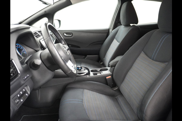 Nissan Leaf 2.ZERO EDITION 40kWh Trekhaak Adaptieve Cruise Control Navi 360°Camera Apple Carplay Android Auto Stuur+Stoelverwarming Keyless Pdc Led Bluetooth DAB Dodehoek Detector Privacy Glas Rijstrooksensor met correctie Verkeersbord detectie Origineel Nederlandse Auto