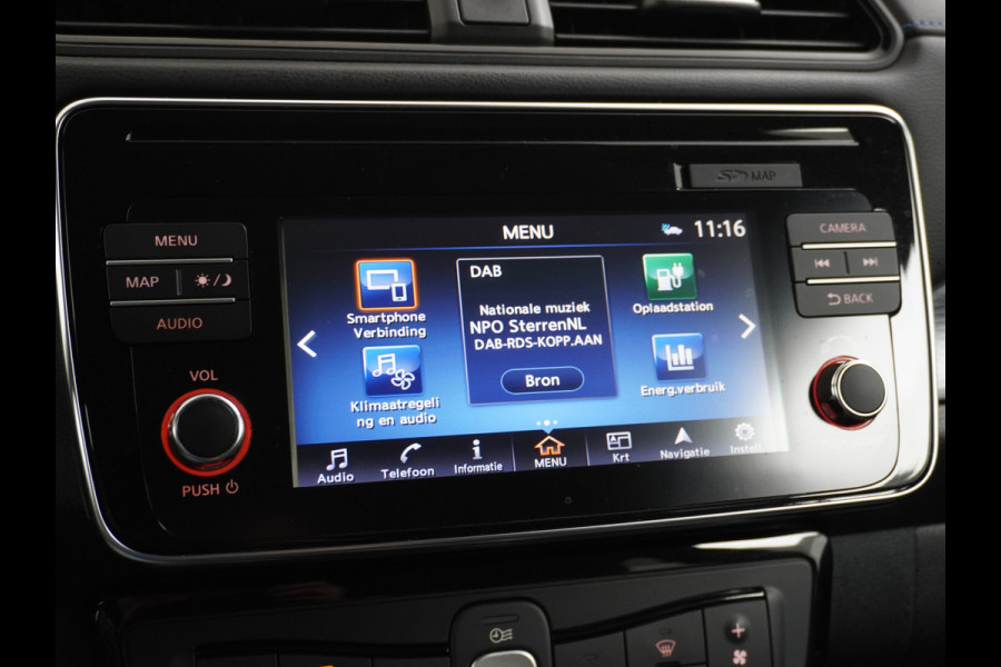 Nissan Leaf 2.ZERO EDITION 40kWh Trekhaak Adaptieve Cruise Control Navi 360°Camera Apple Carplay Android Auto Stuur+Stoelverwarming Keyless Pdc Led Bluetooth DAB Dodehoek Detector Privacy Glas Rijstrooksensor met correctie Verkeersbord detectie Origineel Nederlandse Auto