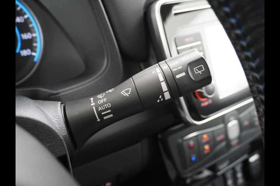Nissan Leaf 2.ZERO EDITION 40kWh Trekhaak Adaptieve Cruise Control Navi 360°Camera Apple Carplay Android Auto Stuur+Stoelverwarming Keyless Pdc Led Bluetooth DAB Dodehoek Detector Privacy Glas Rijstrooksensor met correctie Verkeersbord detectie Origineel Nederlandse Auto