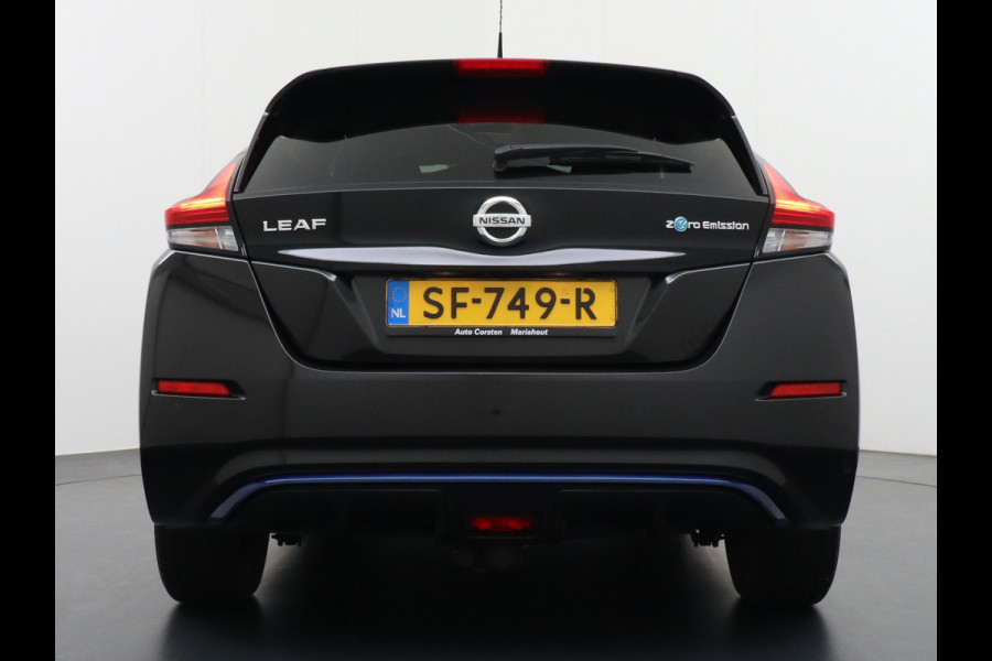 Nissan Leaf 2.ZERO EDITION 40kWh Trekhaak Adaptieve Cruise Control Navi 360°Camera Apple Carplay Android Auto Stuur+Stoelverwarming Keyless Pdc Led Bluetooth DAB Dodehoek Detector Privacy Glas Rijstrooksensor met correctie Verkeersbord detectie Origineel Nederlandse Auto