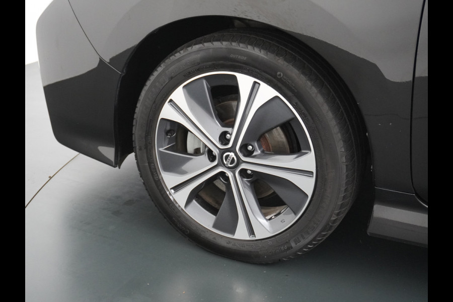 Nissan Leaf 2.ZERO EDITION 40kWh Trekhaak Adaptieve Cruise Control Navi 360°Camera Apple Carplay Android Auto Stuur+Stoelverwarming Keyless Pdc Led Bluetooth DAB Dodehoek Detector Privacy Glas Rijstrooksensor met correctie Verkeersbord detectie Origineel Nederlandse Auto