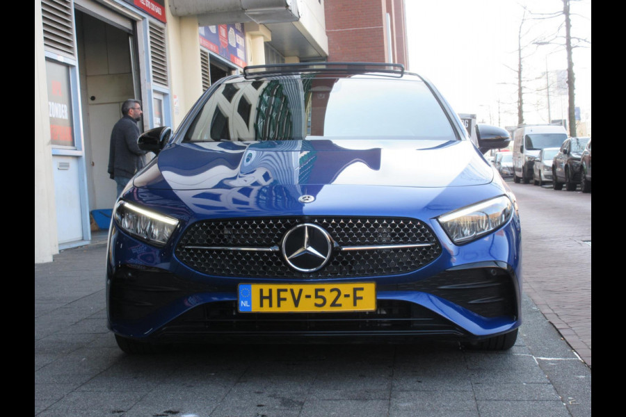 Mercedes-Benz A-Klasse 200 AMG Line Sfeerverlichting Pano