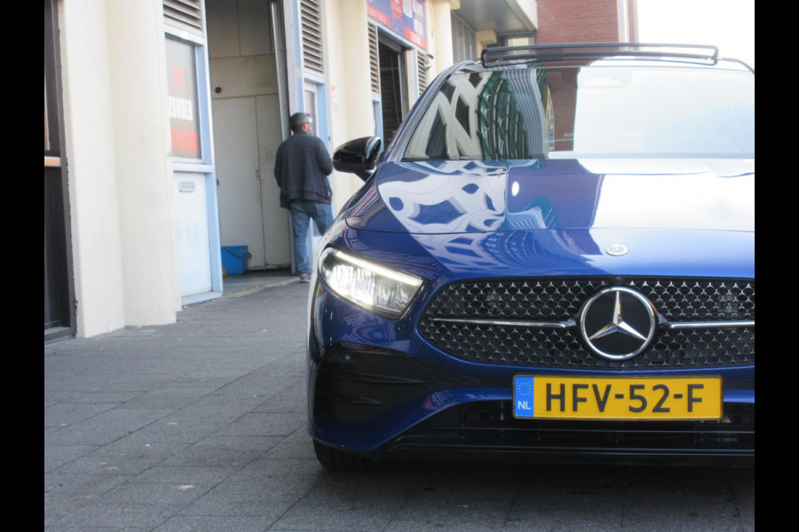 Mercedes-Benz A-Klasse 200 AMG Line Sfeerverlichting Pano
