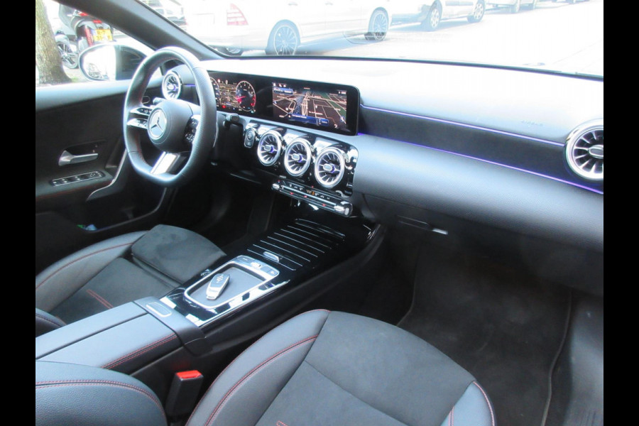 Mercedes-Benz A-Klasse 200 AMG Line Sfeerverlichting Pano