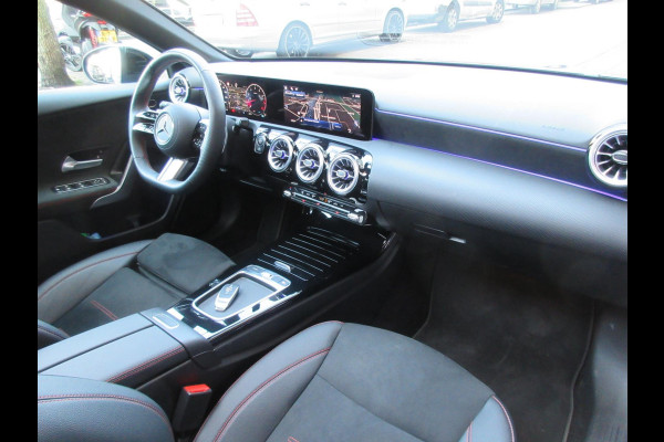 Mercedes-Benz A-Klasse 200 AMG Line Sfeerverlichting Pano