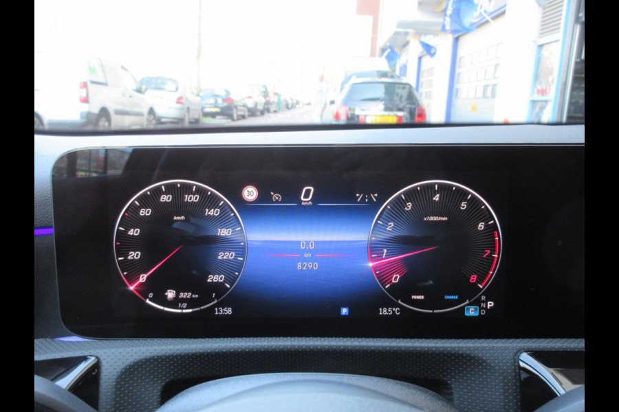 Mercedes-Benz A-Klasse 200 AMG Line Sfeerverlichting Pano