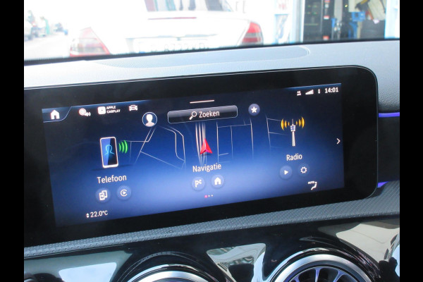 Mercedes-Benz A-Klasse 200 AMG Line Sfeerverlichting Pano