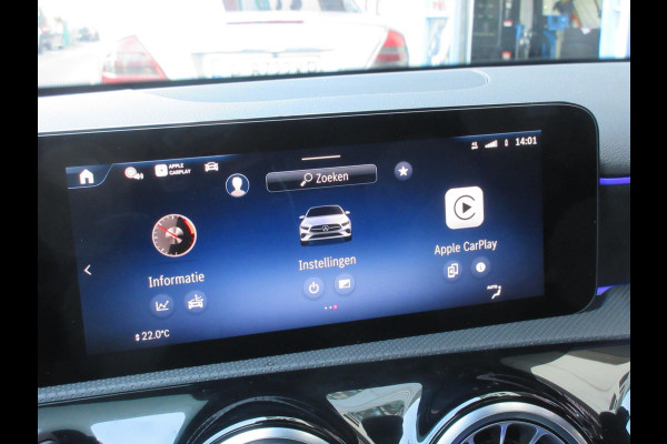 Mercedes-Benz A-Klasse 200 AMG Line Sfeerverlichting Pano