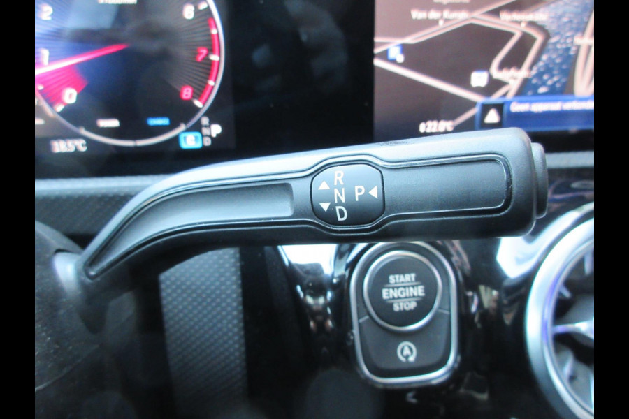 Mercedes-Benz A-Klasse 200 AMG Line Sfeerverlichting Pano