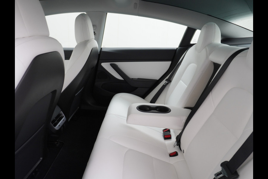 Tesla Model 3 Long Range AWD 75kWh IVOOR 463PK 18" FSD-Full Self Driving Computer Premium Audio 4wd AutoPilot Panoramadak Camera's Leer Adapti Ecc Dual-Motor Keyless Stoel+Achterbank verwarming Electr.Stoelen+Memory+Easy-Entry WiFi Origineel Nederlandse auto Grootste accu Tot 16,5kwh thuis laden. Accu/Motor Garantie tot 27-12-2027 max 192.000km
