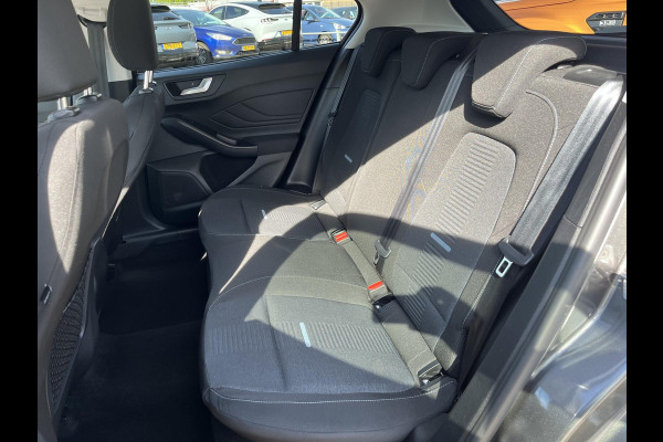 Ford Focus 1.0 EcoBoost Active | 155pk Automaat | Adaptive cruise control | Winter Pack | Dodehoeksensoren | Camera | Privacy glass