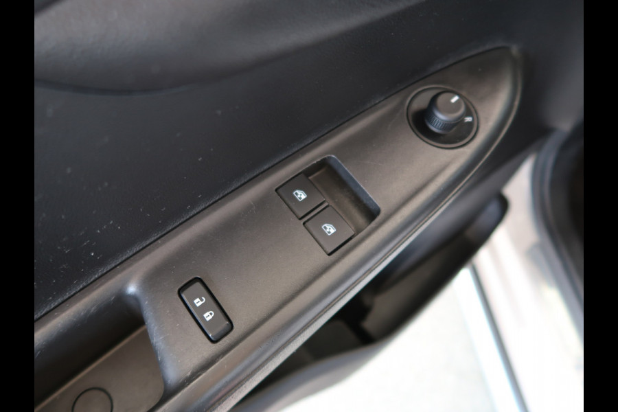 Opel KARL 1.0 75pk Rocks Online Edition NAVI/CARPLAY/CRUISE/PDC/15INCH