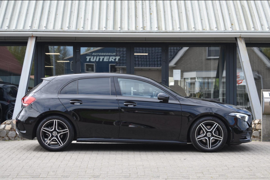 Mercedes-Benz A-Klasse 180 AMG NIGHT | SFEERVERLICHTING | CAMERA | NAP | STOELVERWARMING | LED | DEALER ONDERHOUDEN