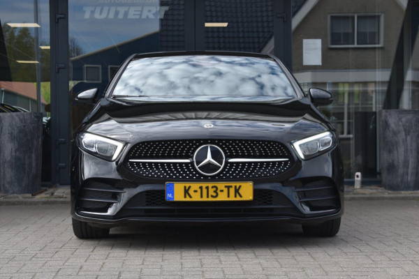 Mercedes-Benz A-Klasse 180 AMG NIGHT | SFEERVERLICHTING | CAMERA | NAP | STOELVERWARMING | LED | DEALER ONDERHOUDEN