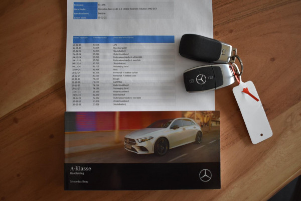 Mercedes-Benz A-Klasse 180 AMG NIGHT | SFEERVERLICHTING | CAMERA | NAP | STOELVERWARMING | LED | DEALER ONDERHOUDEN