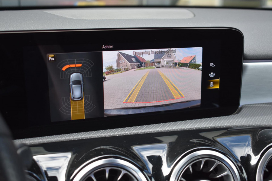 Mercedes-Benz A-Klasse 180 AMG NIGHT | SFEERVERLICHTING | CAMERA | NAP | STOELVERWARMING | LED | DEALER ONDERHOUDEN
