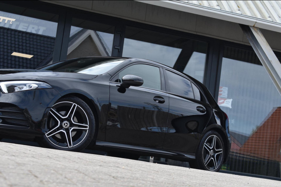 Mercedes-Benz A-Klasse 180 AMG NIGHT | SFEERVERLICHTING | CAMERA | NAP | STOELVERWARMING | LED | DEALER ONDERHOUDEN