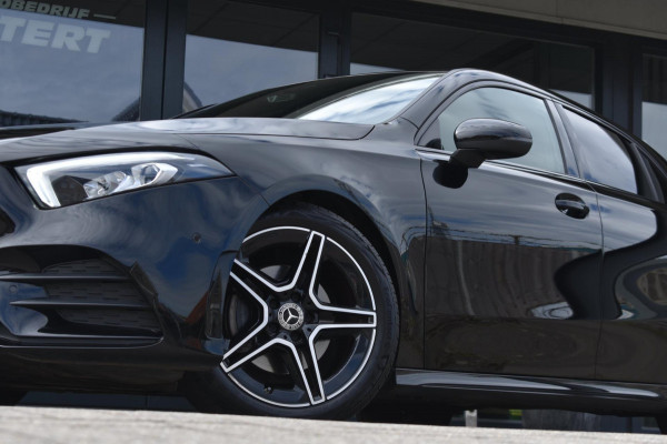 Mercedes-Benz A-Klasse 180 AMG NIGHT | SFEERVERLICHTING | CAMERA | NAP | STOELVERWARMING | LED | DEALER ONDERHOUDEN