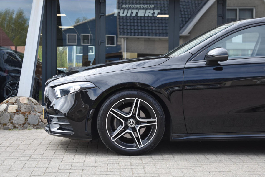 Mercedes-Benz A-Klasse 180 AMG NIGHT | SFEERVERLICHTING | CAMERA | NAP | STOELVERWARMING | LED | DEALER ONDERHOUDEN
