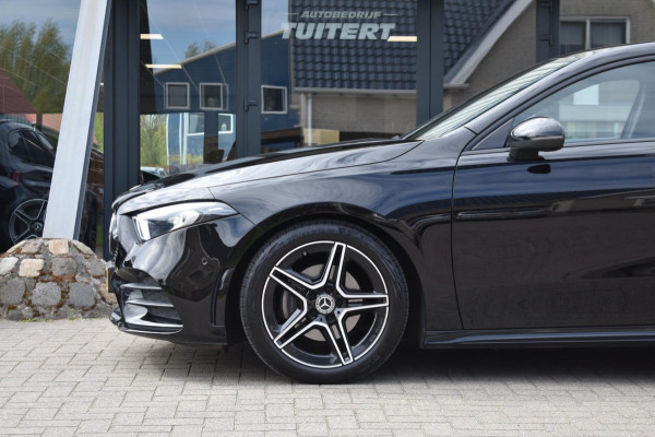 Mercedes-Benz A-Klasse 180 AMG NIGHT | SFEERVERLICHTING | CAMERA | NAP | STOELVERWARMING | LED | DEALER ONDERHOUDEN