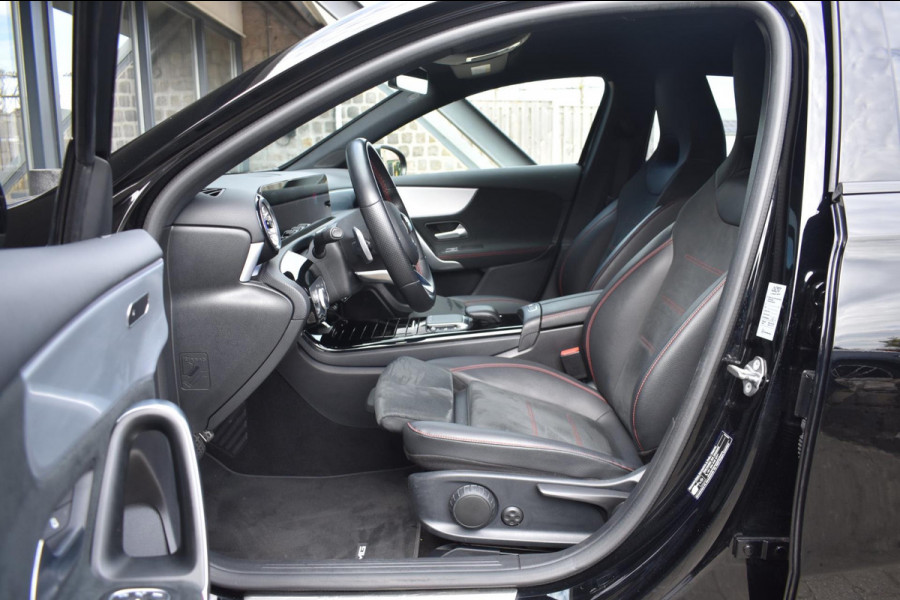 Mercedes-Benz A-Klasse 180 AMG NIGHT | SFEERVERLICHTING | CAMERA | NAP | STOELVERWARMING | LED | DEALER ONDERHOUDEN