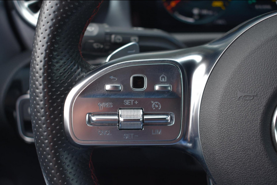 Mercedes-Benz A-Klasse 180 AMG NIGHT | SFEERVERLICHTING | CAMERA | NAP | STOELVERWARMING | LED | DEALER ONDERHOUDEN