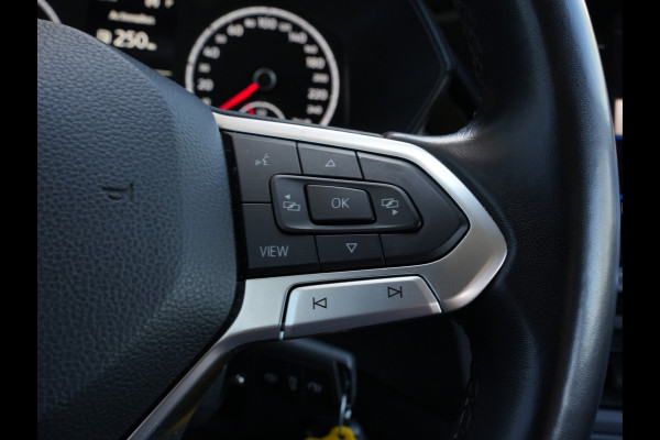 Volkswagen T-Cross 1.0 TSI Life Automaat | Adaptive Cruise | Stoelverwarming | Android/Apple Carplay