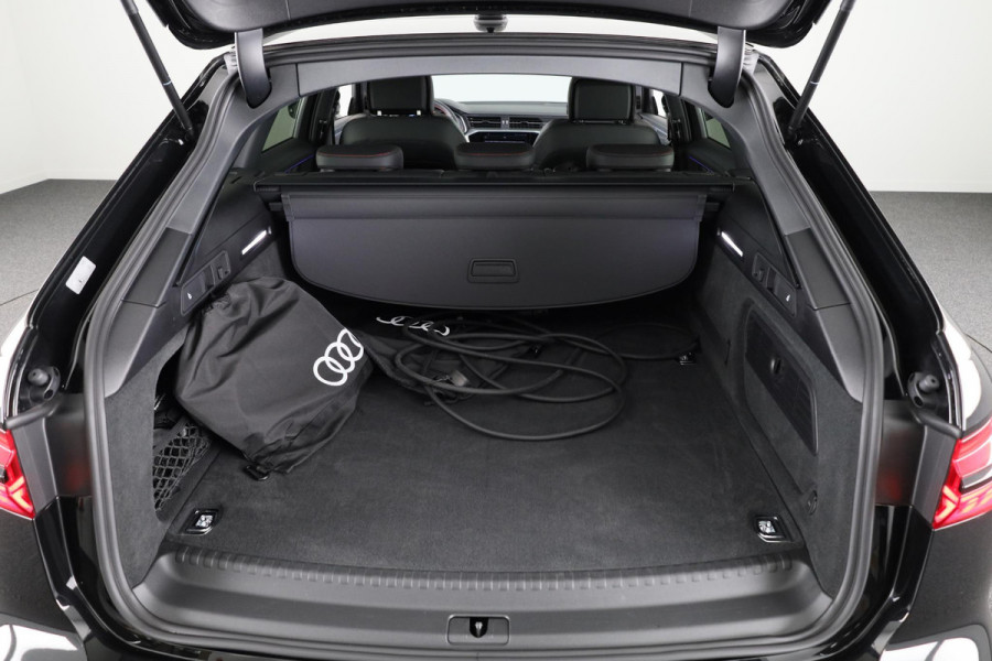 Audi A6 Avant 55 TFSI e quattro Pro Line S Competition Private lease vanaf €1343,- pm  | 367pk Plug in Hybrid | Panoramadak | B&O | Assistentiepakket Tour | Verwarmbare voorstoelen