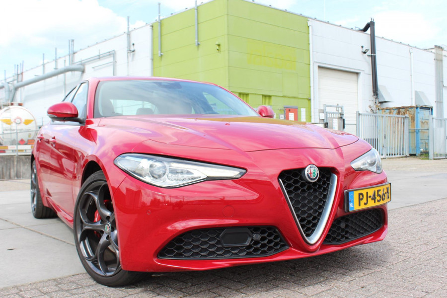 Alfa Romeo Giulia 2.2 Eco Business Super PRACHTIGE AUTOMAAT VOL LEDER EN OPTIES