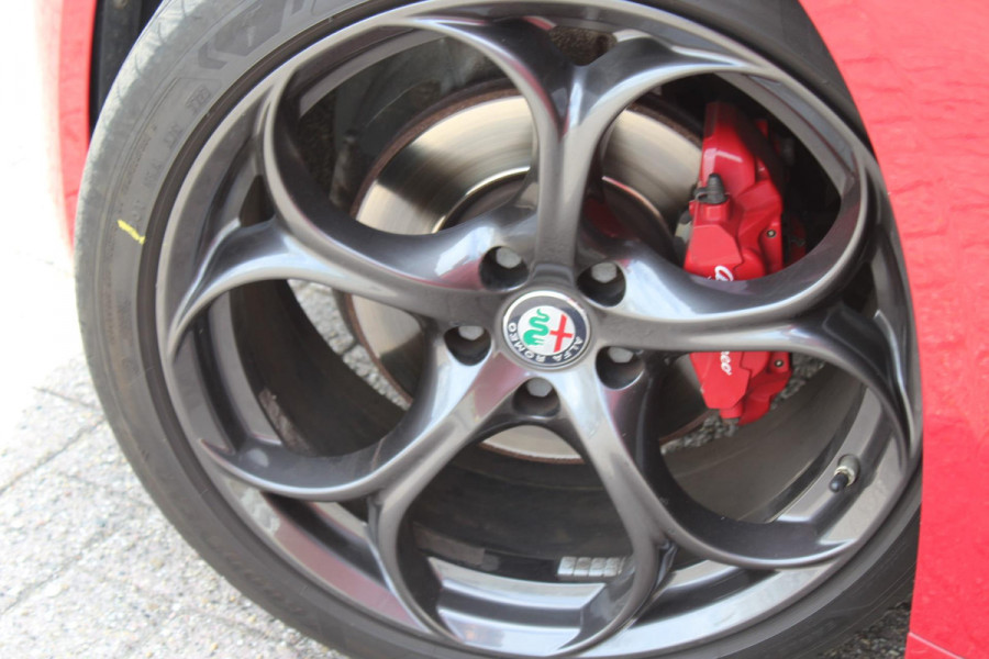 Alfa Romeo Giulia 2.2 Eco Business Super PRACHTIGE AUTOMAAT VOL LEDER EN OPTIES