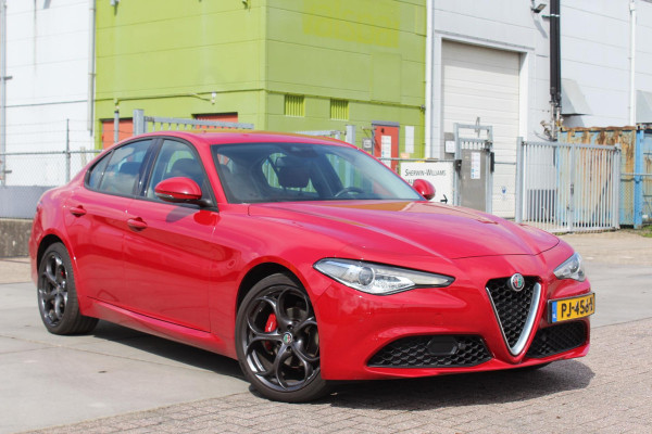 Alfa Romeo Giulia 2.2 Eco Business Super PRACHTIGE AUTOMAAT VOL LEDER EN OPTIES