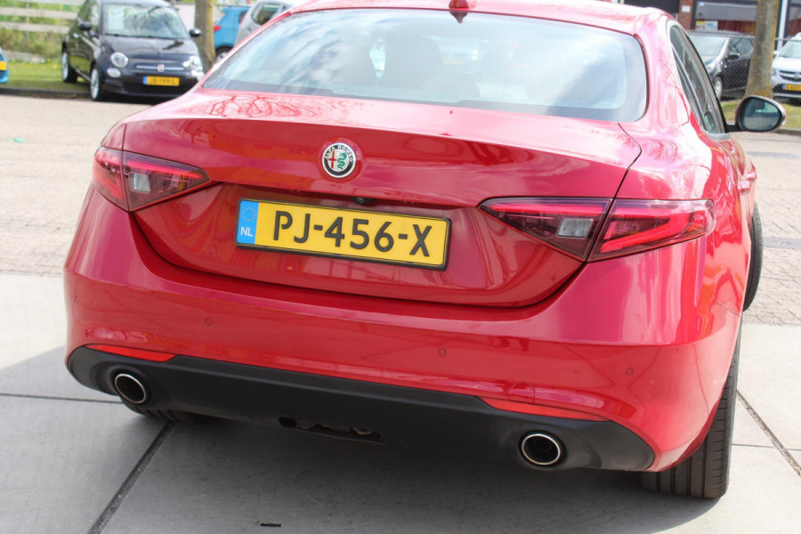 Alfa Romeo Giulia 2.2 Eco Business Super PRACHTIGE AUTOMAAT VOL LEDER EN OPTIES