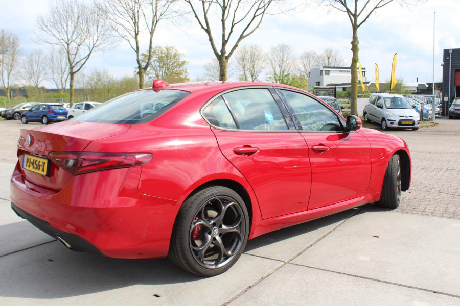 Alfa Romeo Giulia 2.2 Eco Business Super PRACHTIGE AUTOMAAT VOL LEDER EN OPTIES