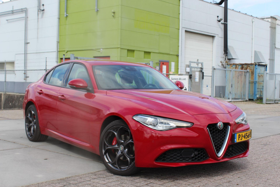 Alfa Romeo Giulia 2.2 Eco Business Super PRACHTIGE AUTOMAAT VOL LEDER EN OPTIES