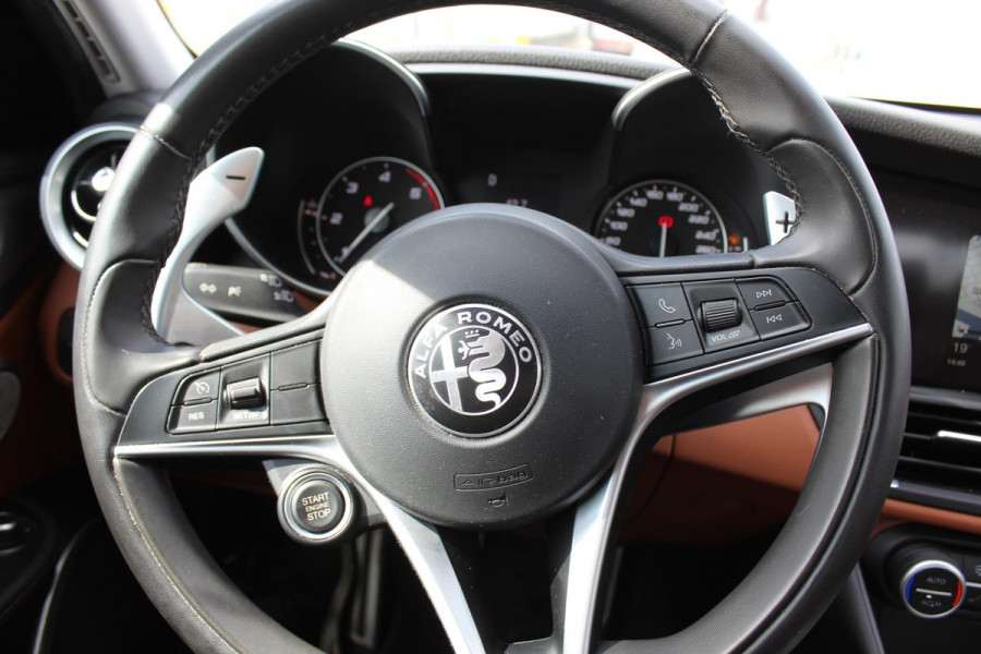 Alfa Romeo Giulia 2.2 Eco Business Super PRACHTIGE AUTOMAAT VOL LEDER EN OPTIES