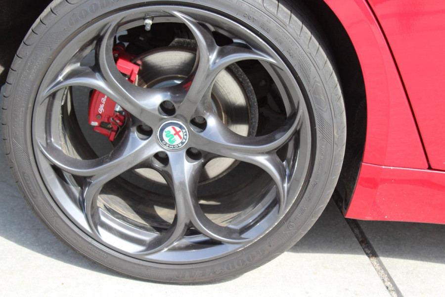 Alfa Romeo Giulia 2.2 Eco Business Super PRACHTIGE AUTOMAAT VOL LEDER EN OPTIES