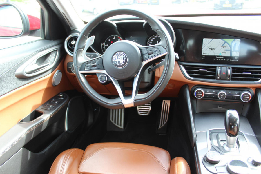 Alfa Romeo Giulia 2.2 Eco Business Super PRACHTIGE AUTOMAAT VOL LEDER EN OPTIES