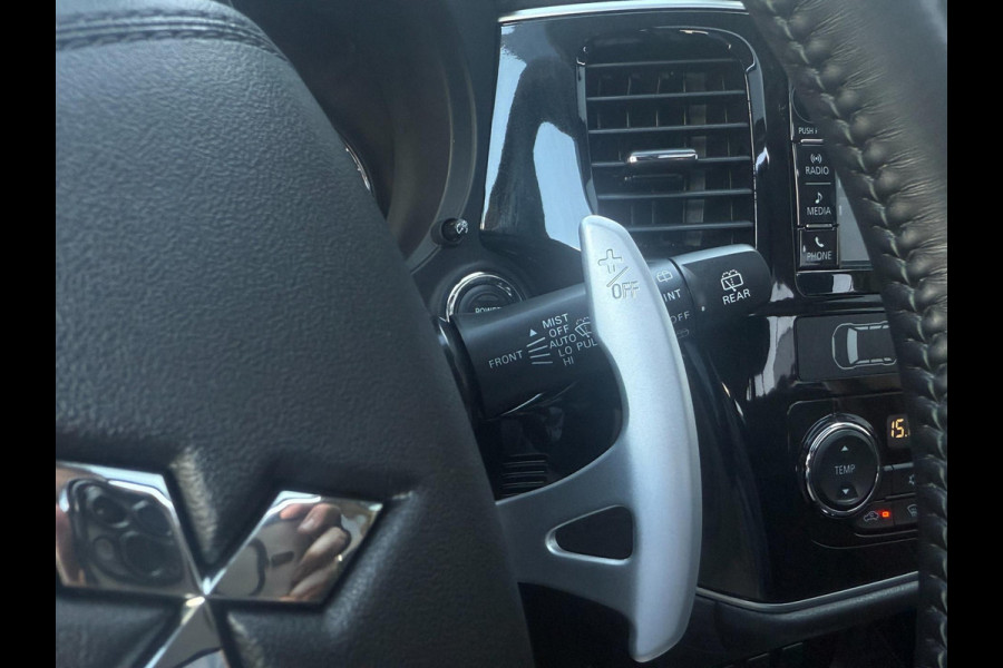 Mitsubishi Outlander 2.0 PHEV 4x4 | Luxe | Rockford Audio | 360° Camera | Navi | Schuif-/kanteldak