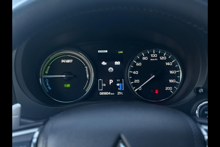 Mitsubishi Outlander 2.0 PHEV 4x4 | Luxe | Rockford Audio | 360° Camera | Navi | Schuif-/kanteldak