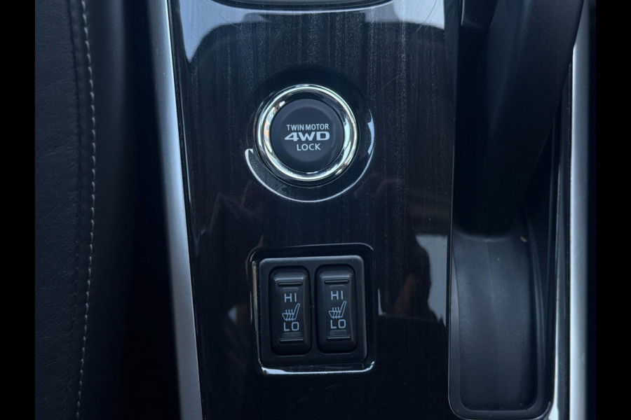Mitsubishi Outlander 2.0 PHEV 4x4 | Luxe | Rockford Audio | 360° Camera | Navi | Schuif-/kanteldak