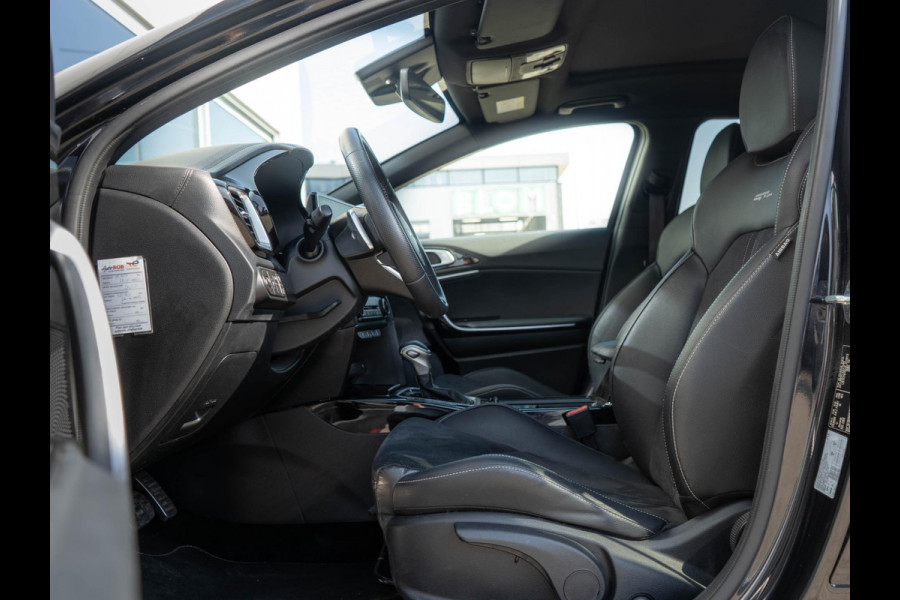 Kia Ceed Sportswagon 1.5 T-GDi GT-Line Automaat | Panorama Schuifkanteldak | Stoel en stuurverwarming |