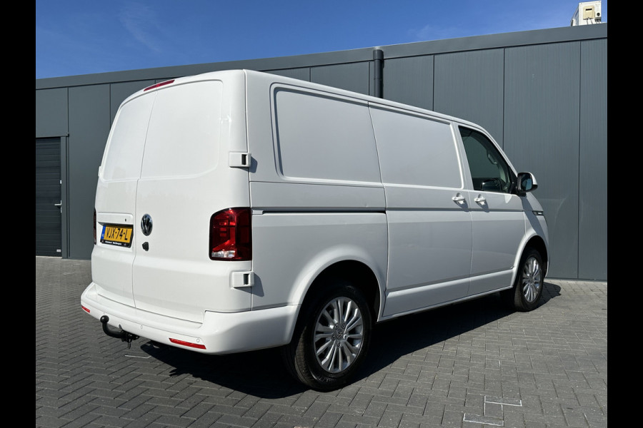 Volkswagen Transporter 2.0 TDI / L1H1 / BULLI / TREKHAAK / VIRTUAL / SOFTCLOSE / CAMERA / ADAPTIVE CRUISE / CARPLAY