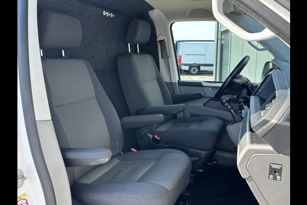 Volkswagen Transporter 2.0 TDI / L1H1 / BULLI / TREKHAAK / VIRTUAL / SOFTCLOSE / CAMERA / ADAPTIVE CRUISE / CARPLAY