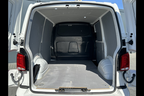 Volkswagen Transporter 2.0 TDI / L1H1 / BULLI / TREKHAAK / VIRTUAL / SOFTCLOSE / CAMERA / ADAPTIVE CRUISE / CARPLAY